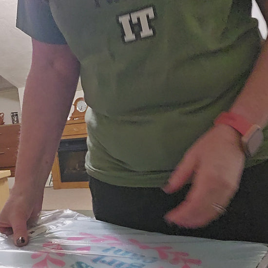 An unpackaging video for a laptop sleeve