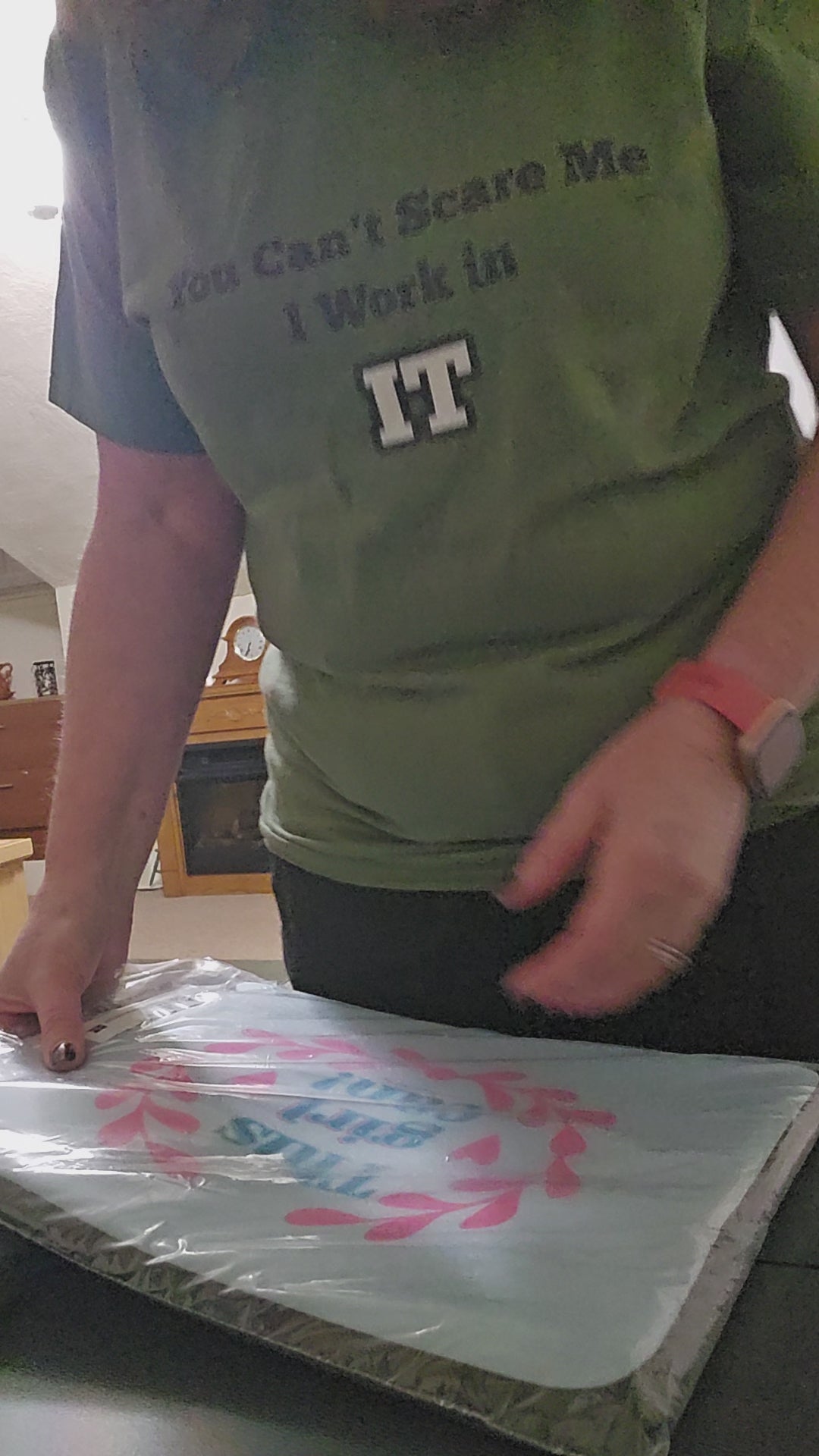 An unpackaging video for a laptop sleeve